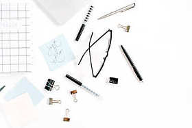 白色的办公室案头相框