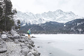 在湖山冬季旅游