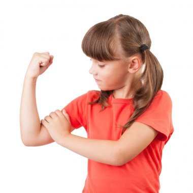 小女孩碰肱二頭