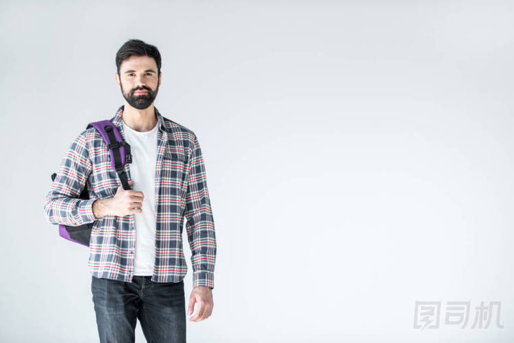 大胡子的學(xué)生背包圖片