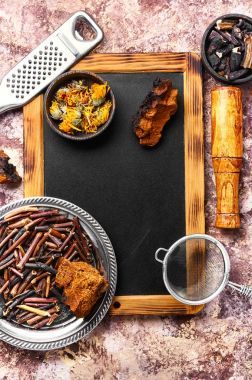 收集的根和草药