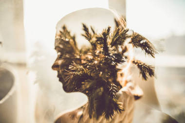 年輕漂亮的女人