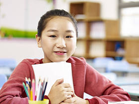 亚洲小学女孩 