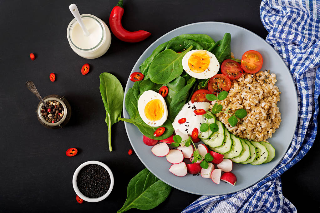 健康新鲜的蔬菜沙拉图片