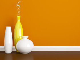 地板上的创意花瓶