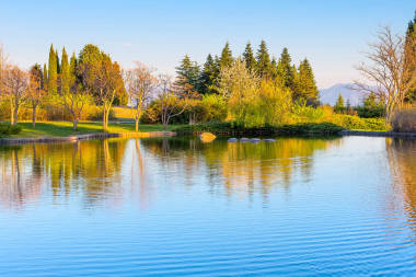 愛丁堡，保加利亞一片湖光山色的美景
