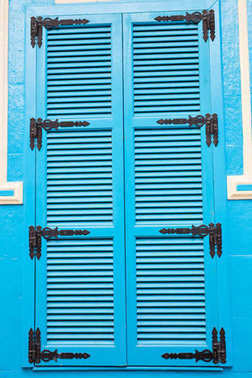 與百葉窗的窗口圖片