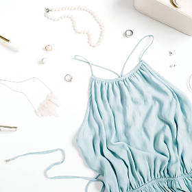 女人的衣服和配件