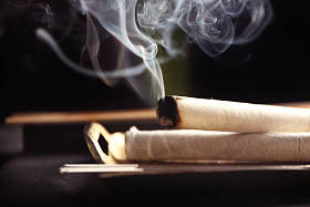 艾条灸和针灸针图片