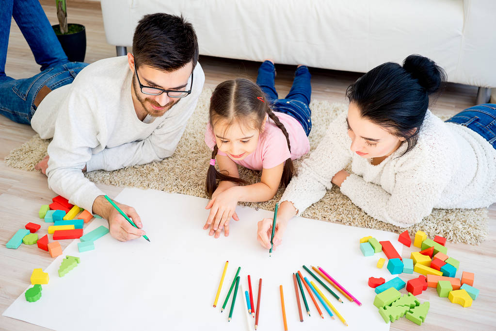 绘制在一起的家庭 绘制在一起的家庭