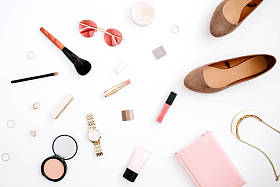 女性的粉红色风格的配件