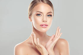 长头发的漂亮女人 