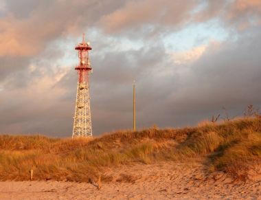 在离岸气象塔站,钢建设 在离岸气象塔站,钢建设