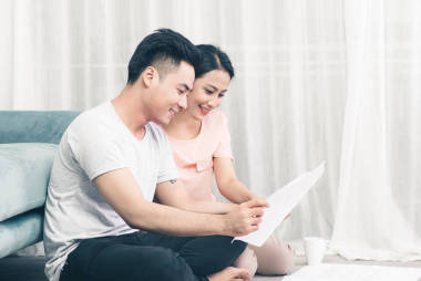 亞洲的年輕夫婦照片
