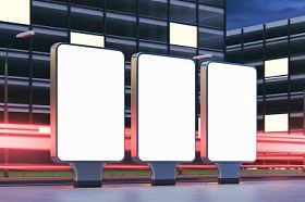 三个空白广告牌侧