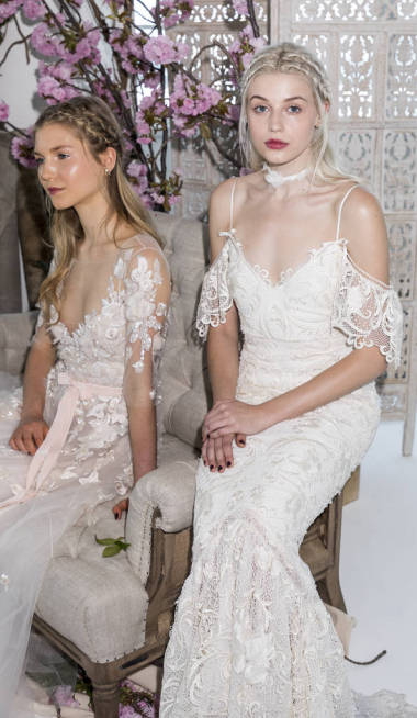 模型顯示出禮服