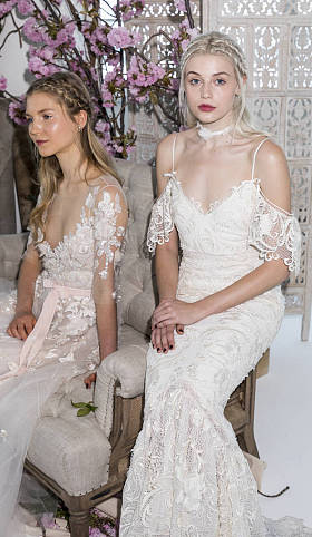 模型显示出礼服