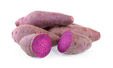 甘薯在白色背景上