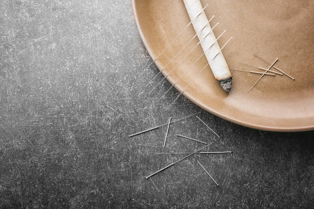 艾条灸与针板 艾条灸与针板
