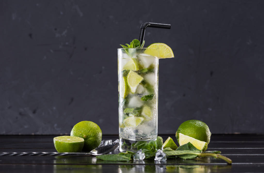 莫吉托鸡尾酒配料照片