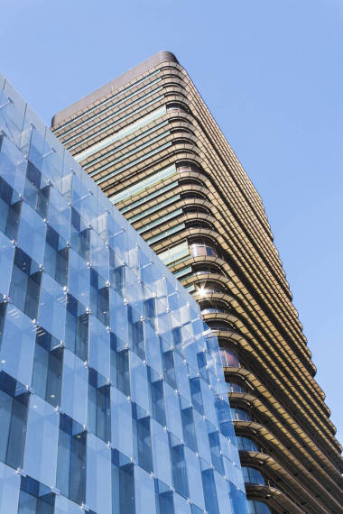 建筑物在馬德里的交匯處圖片