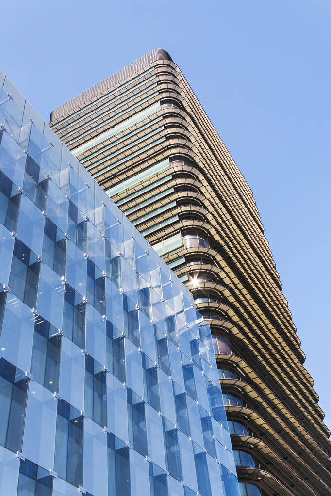 建筑物在马德里的交汇处图片