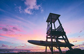 在热带海滩日落