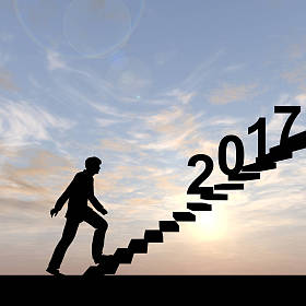 男商人在楼梯上