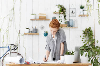 紅發(fā)女工程師