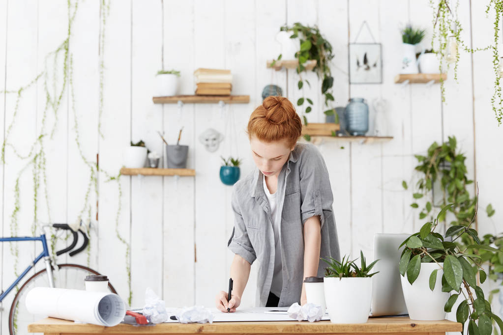 红发女工程师 红发女工程师