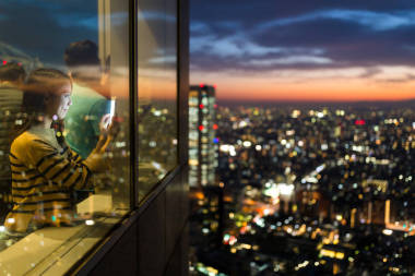 女人，參觀天文臺(tái)和拍照 