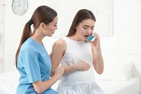 孕妇使用吸入器图片
