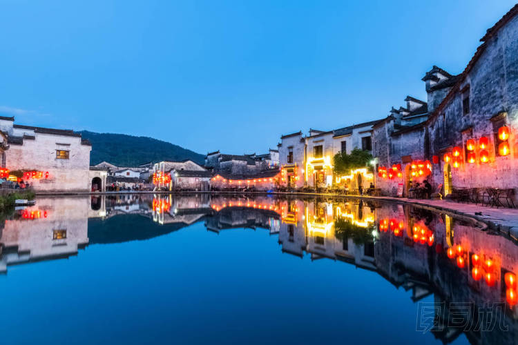 中國古村落在晚上 