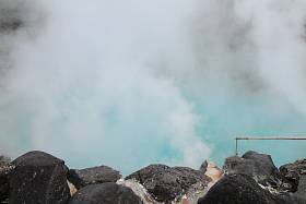 在日本大分县别府市的 Umi 地狱 （地狱）