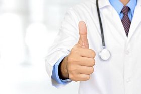 医生手放弃的拇指图片