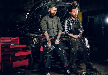 這輛車在車間附近力學(xué)