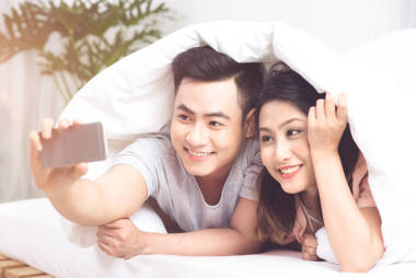 亞洲的年輕夫婦