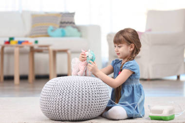 小女孩用雾化器图片