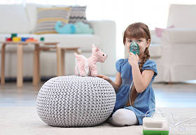 小女孩用雾化器图片