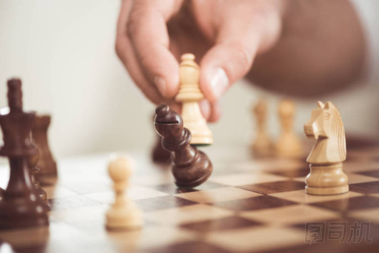 下棋的人圖片