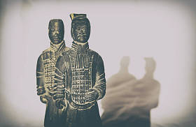 两名士兵的兵马俑