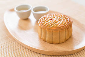 新鲜的月饼图片