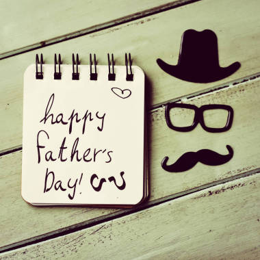 男人的臉和文本快樂的父親