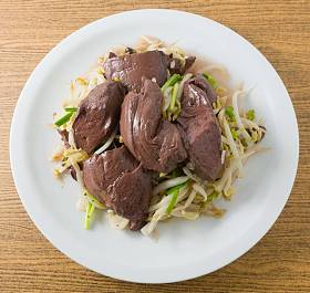 搅拌与猪血豆腐炒豆芽