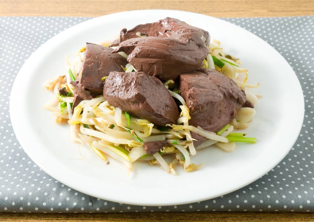 搅拌炒豆芽猪肉血布