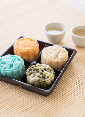 新鲜的月饼照片