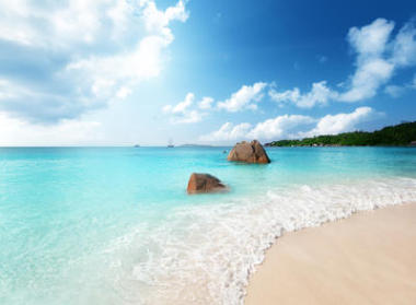 在塞舌爾普拉蘭島上昂斯拉齊奧海灘