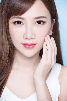 美亚裔女子图片