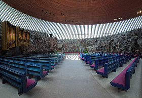 在赫尔辛基，芬兰 temppeliaukio 教会的内部