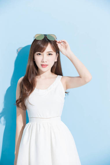 構(gòu)成的美麗女人 圖片